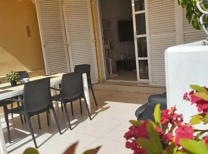 Townhouse El Camison شقة *